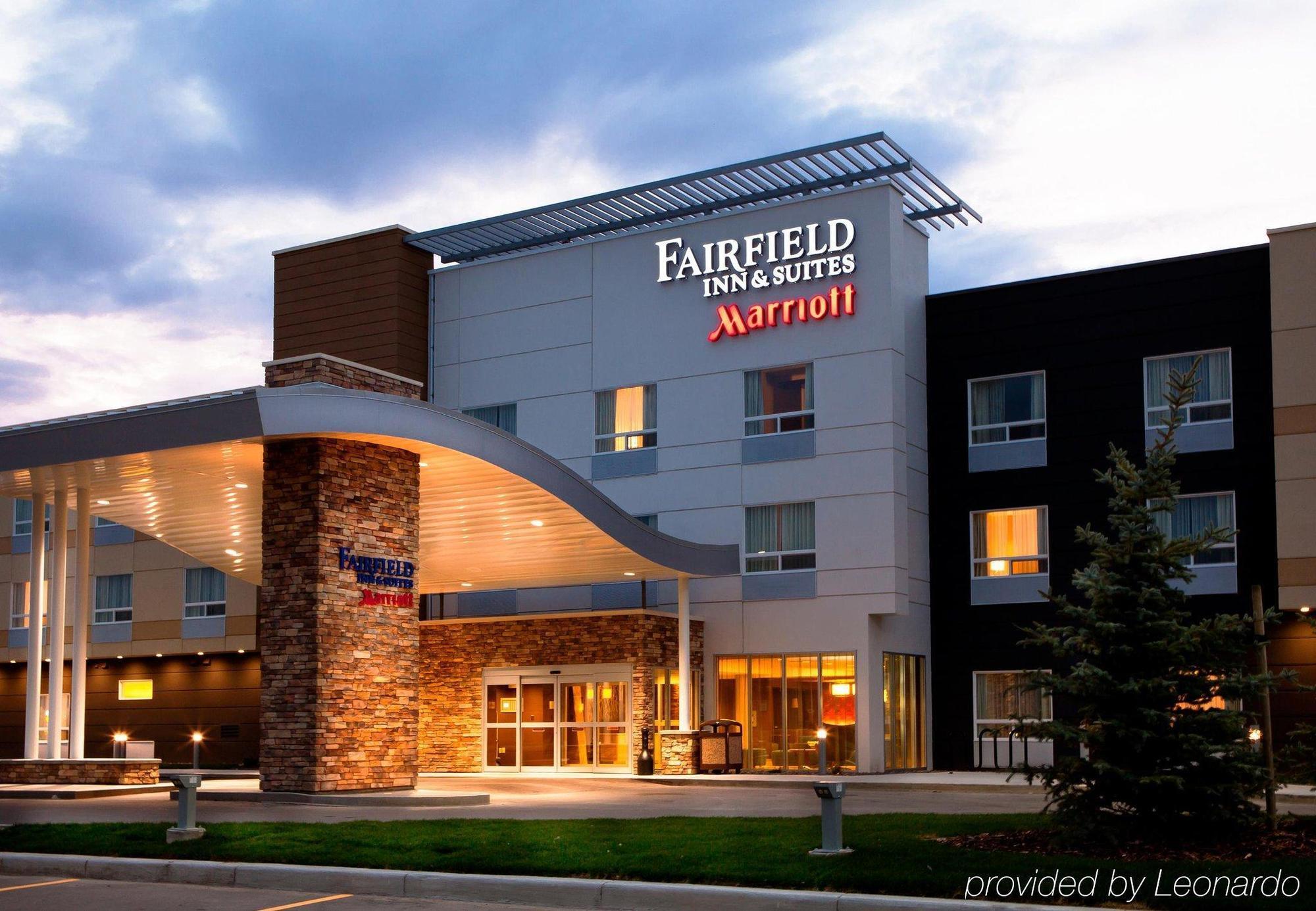Fairfield Inn & Suites By Marriott Летбридж Экстерьер фото
